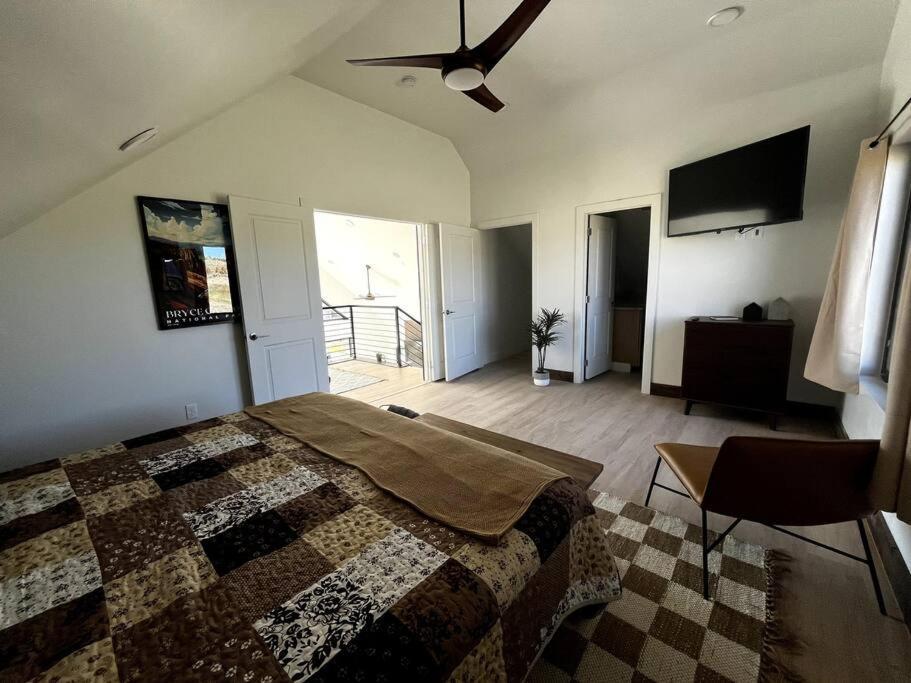Red Rock Retreat Stunning Floor To Ceiling Views Villa Hatch Exterior photo