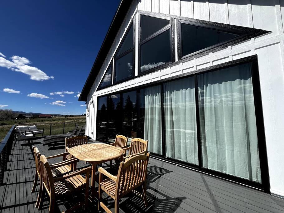 Red Rock Retreat Stunning Floor To Ceiling Views Villa Hatch Exterior photo